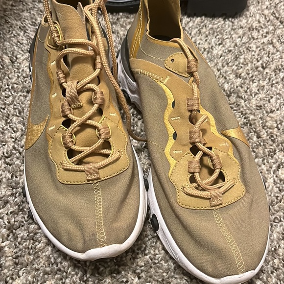 Nike Sneakers - Picture 2 of 3